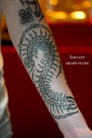 Sakyant Arjarn Fluke | sak yant meaning, The Centipede Yantra (Yant Takarp) meaning, sak yant, sak yant tattoo